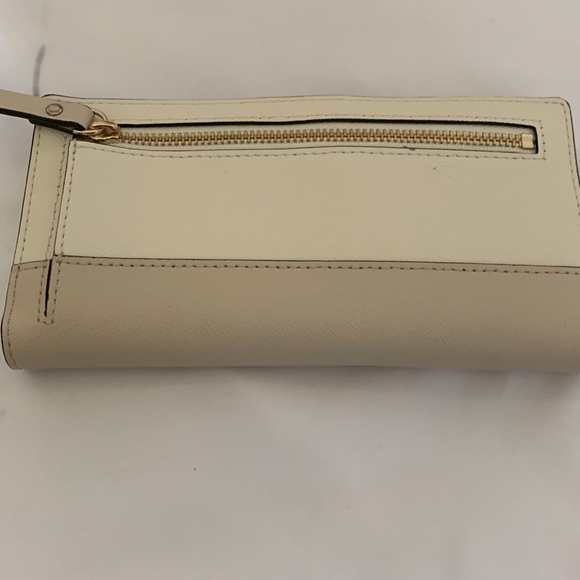Kate Spade Crossbody with Matching Long Wallet - Picture 9 of 10